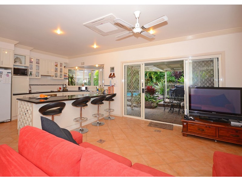 7 Austin Court, Point Vernon QLD 4655