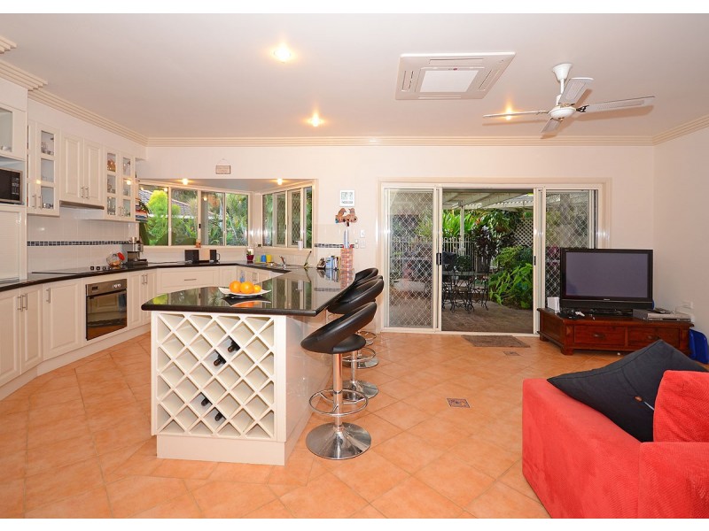 7 Austin Court, Point Vernon QLD 4655