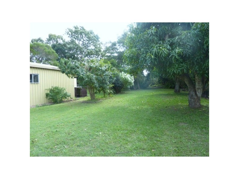 15 CORSER, Point Vernon QLD 4655