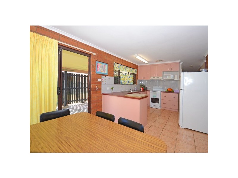 6 Drummond St, Urangan QLD 4655