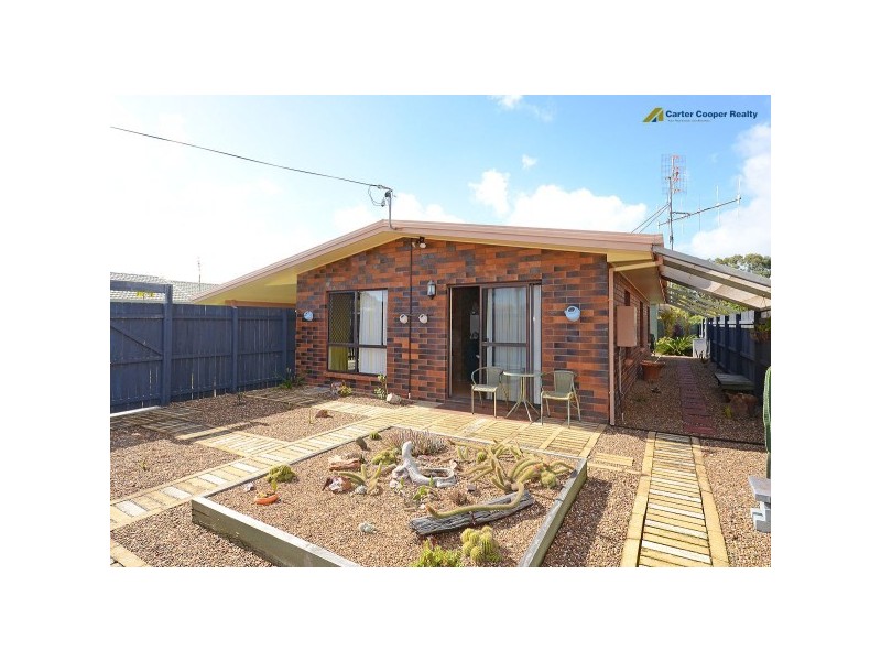 6 Drummond St, Urangan QLD 4655