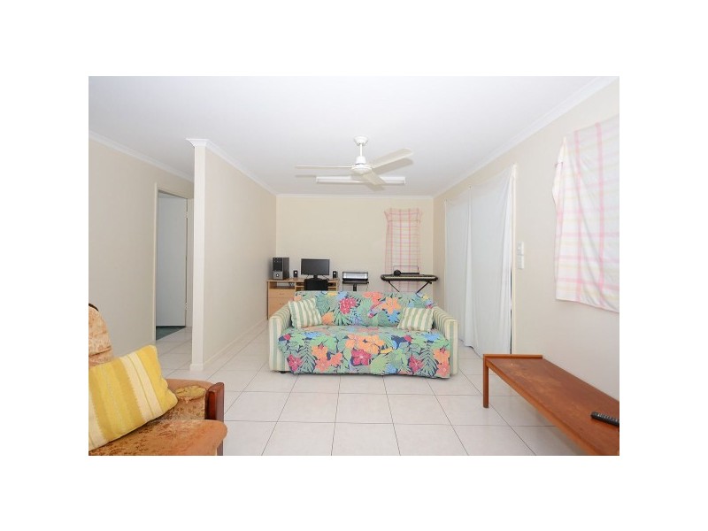 6 Drummond St, Urangan QLD 4655