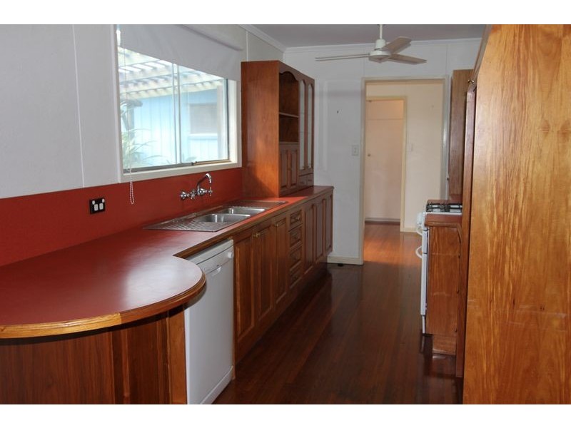 27 Ann Street, Torquay QLD 4655