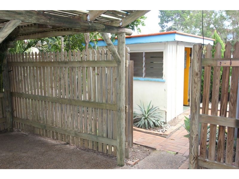 27 Ann Street, Torquay QLD 4655