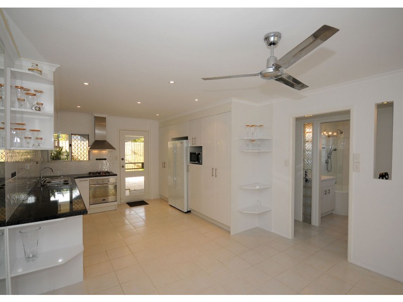 29B Saunders st, Point Vernon QLD 4655