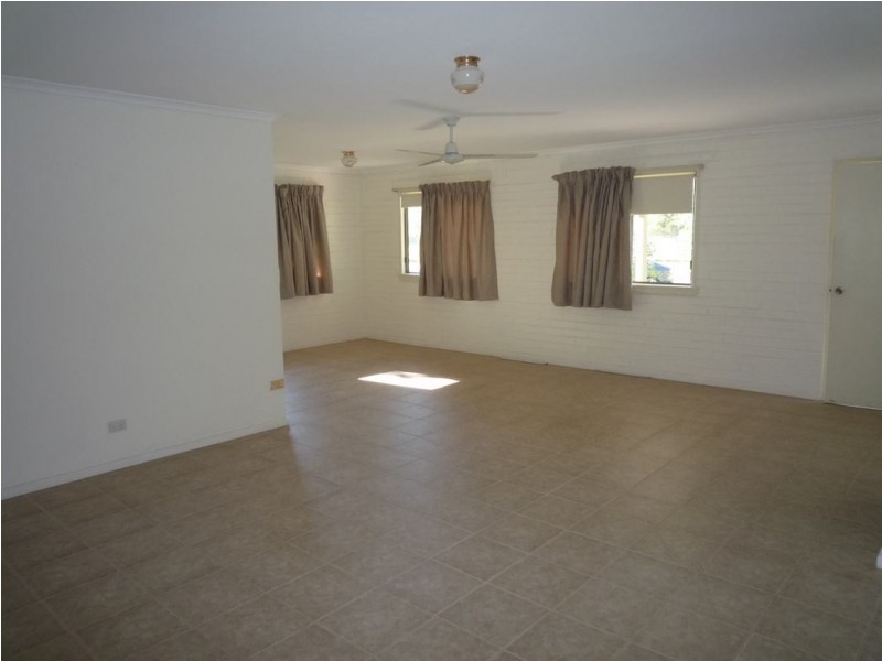 10/415 Boat Harbour Drive, Torquay QLD 4655