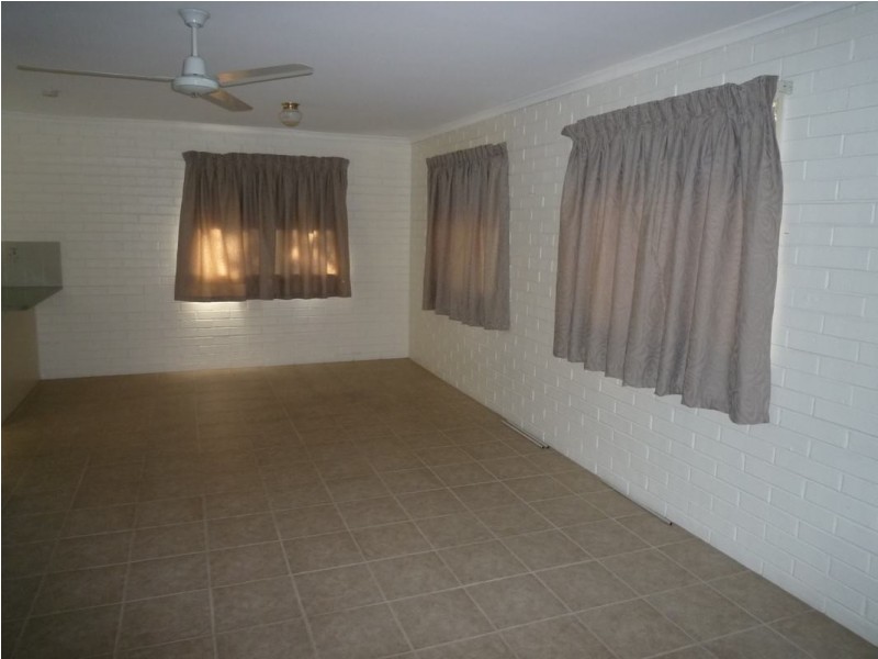 10/415 Boat Harbour Drive, Torquay QLD 4655