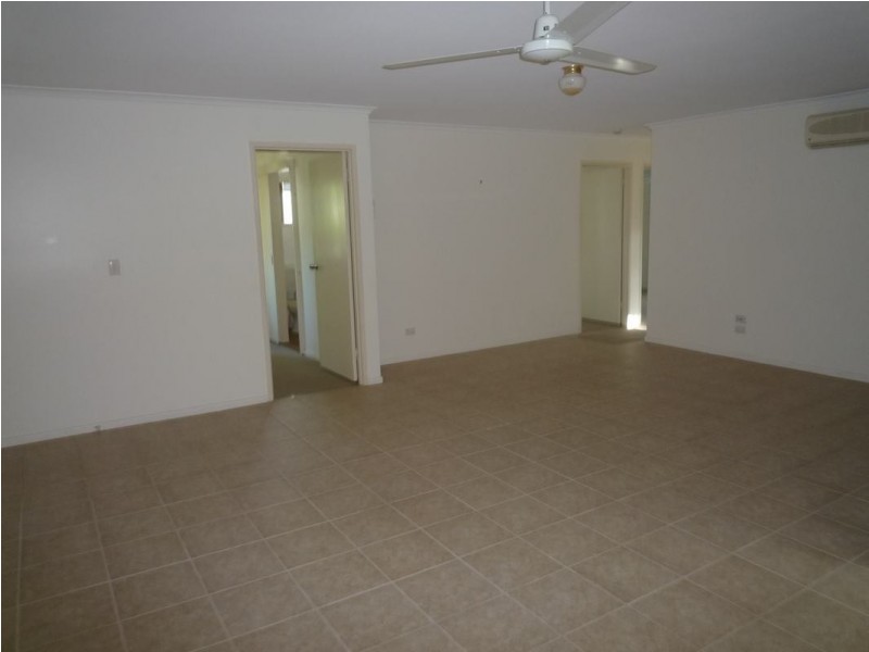 10/415 Boat Harbour Drive, Torquay QLD 4655