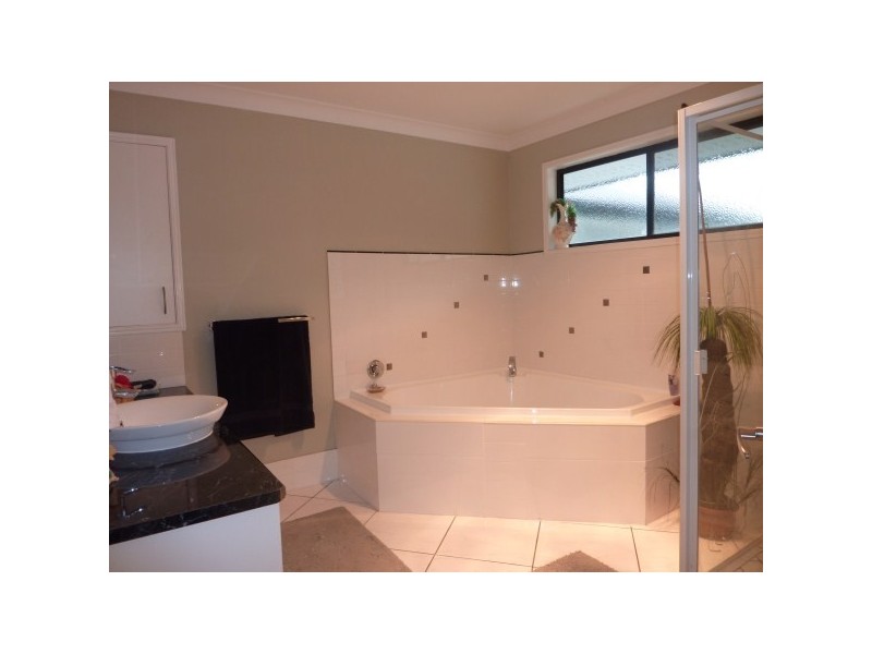 12 Avery Court, Dundowran Beach QLD 4655