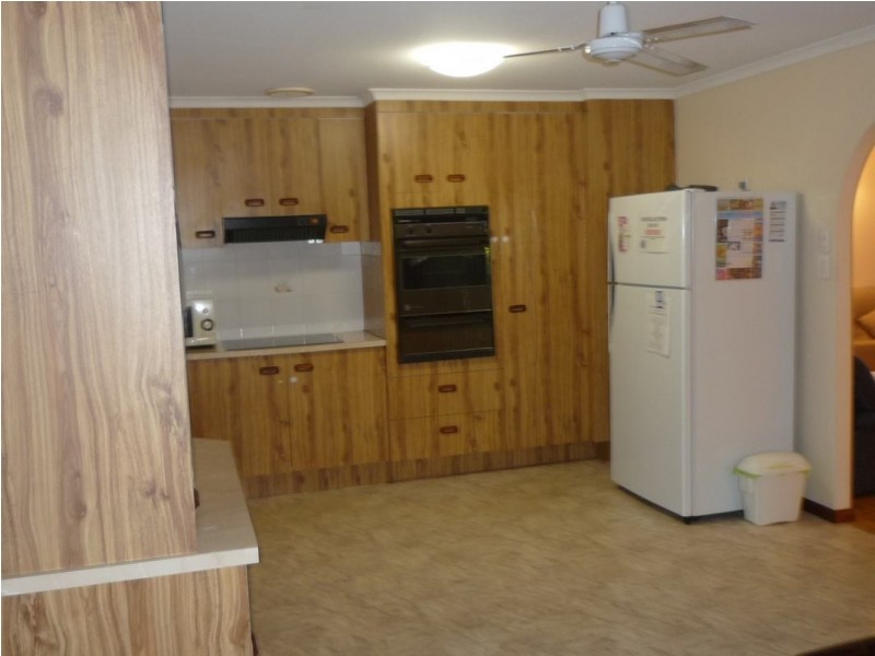 17 William Street, Urangan QLD 4655