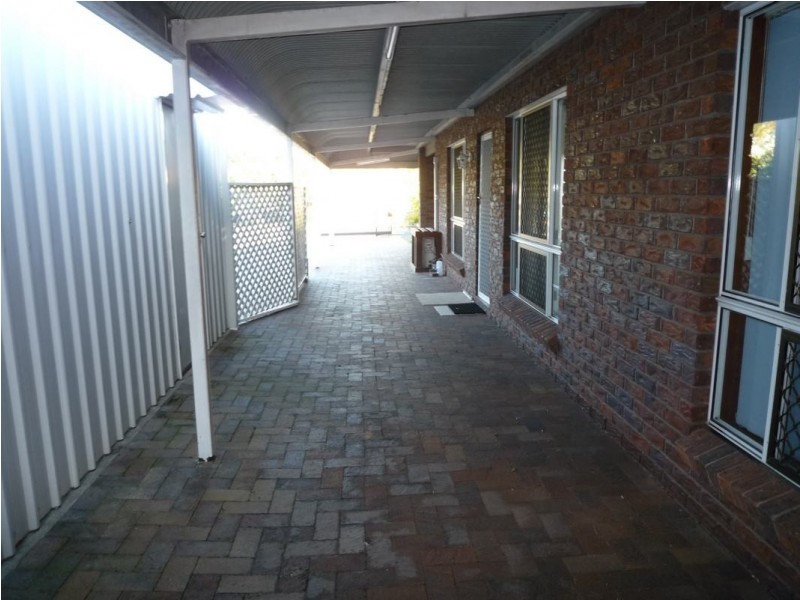 17 William Street, Urangan QLD 4655