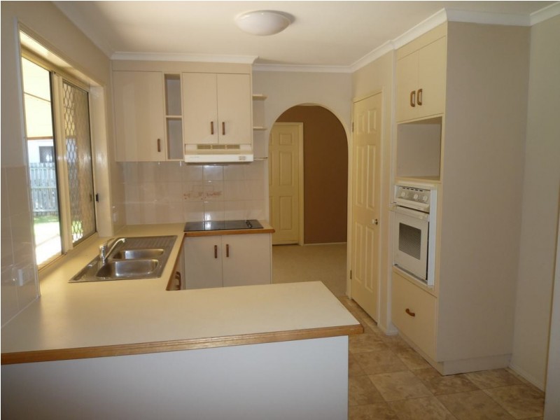 15 Thornbill Dve, Eli Waters QLD 4655