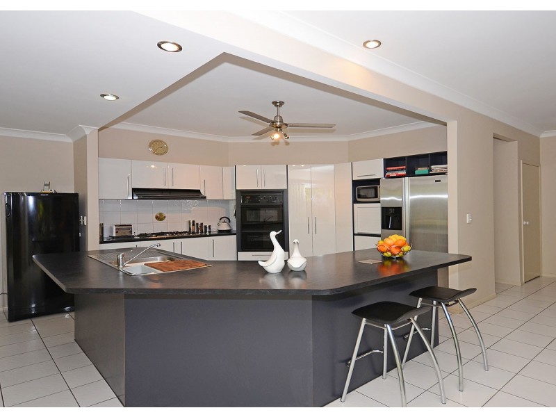 10 Palm Way, Dundowran Beach QLD 4655