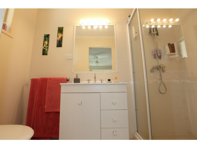 2 Redgum Court, Urraween QLD 4655