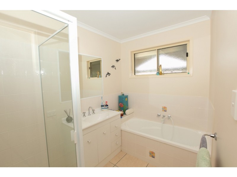 2 Redgum Court, Urraween QLD 4655