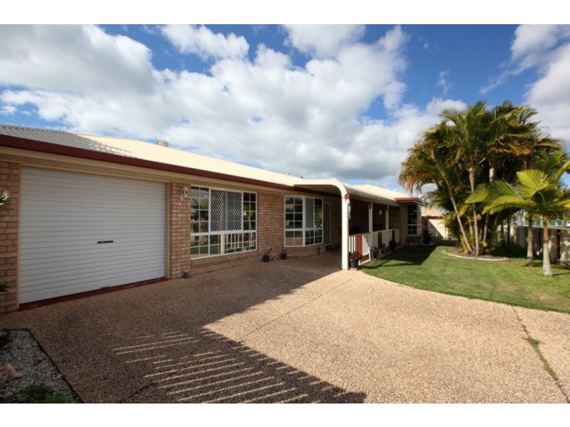 54 Moolyyir Street, Urangan QLD 4655