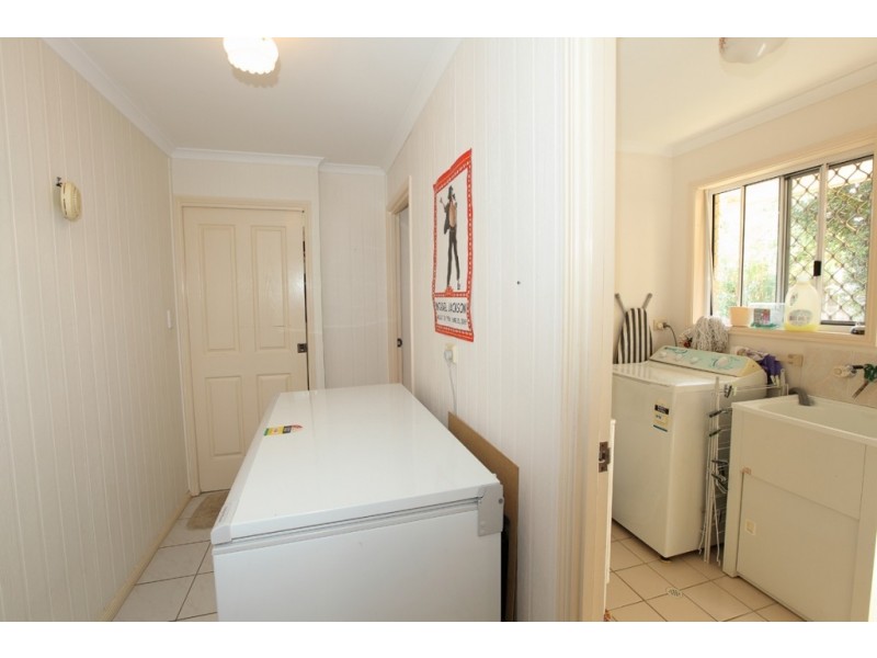 54 Moolyyir Street, Urangan QLD 4655