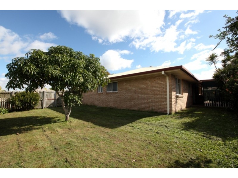 54 Moolyyir Street, Urangan QLD 4655