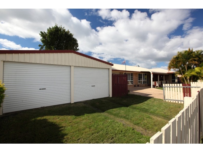 54 Moolyyir Street, Urangan QLD 4655