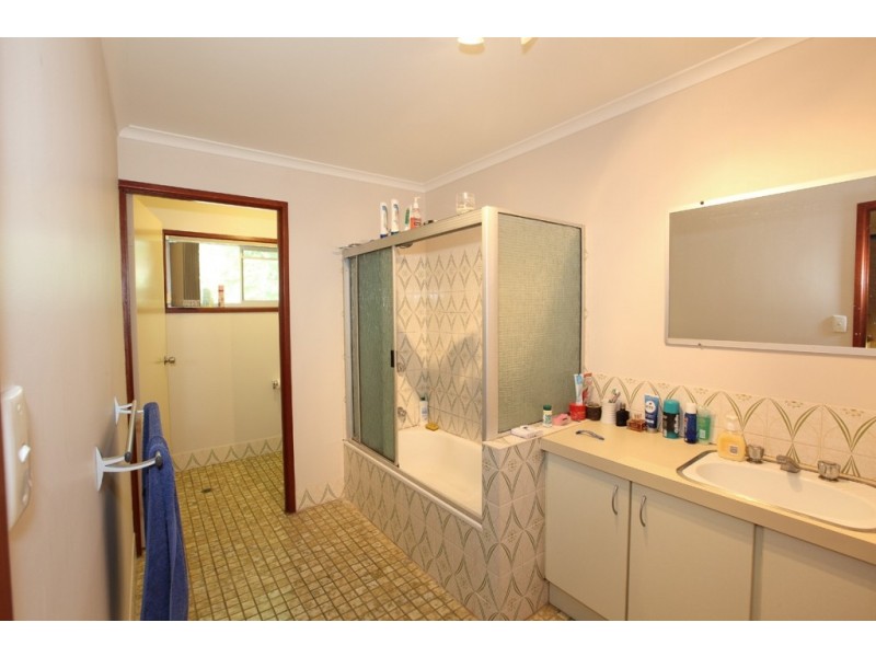 2, 4 Frank Street, Scarness QLD 4655