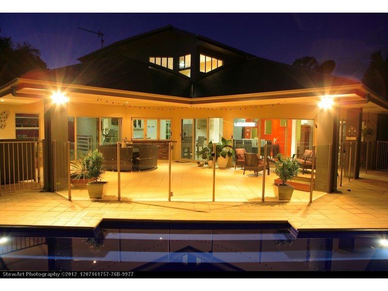 5 Mexican Court, Urangan QLD 4655