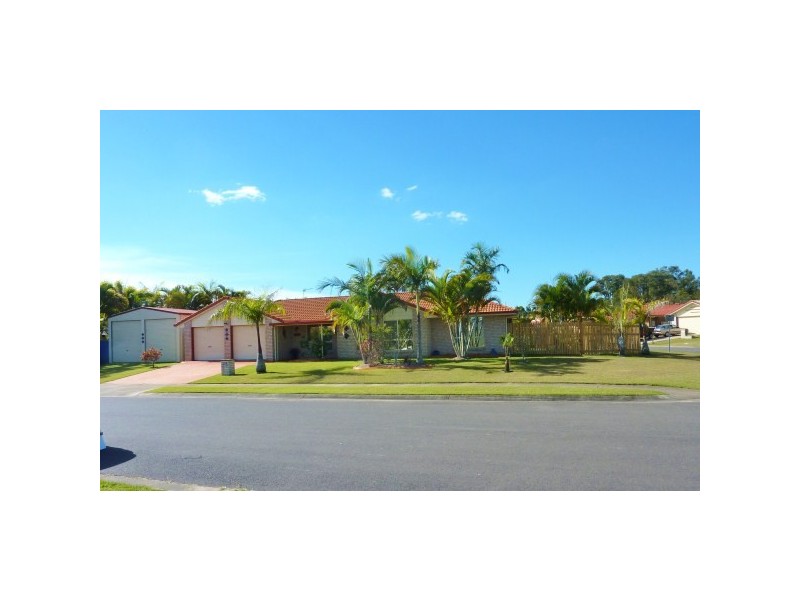 27 Kookaburra Dr, Eli Waters QLD 4655