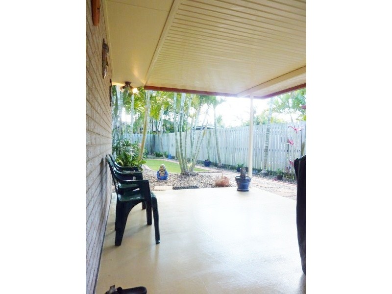 27 Kookaburra Dr, Eli Waters QLD 4655