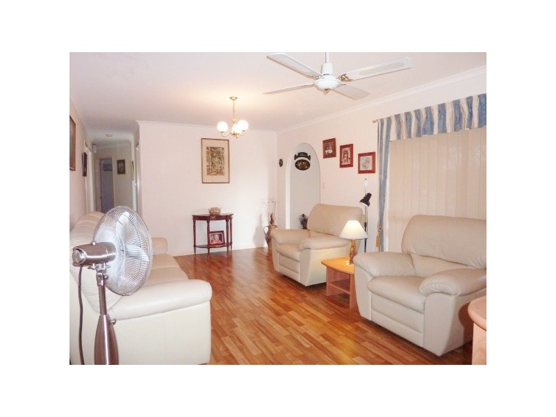 27 Kookaburra Dr, Eli Waters QLD 4655