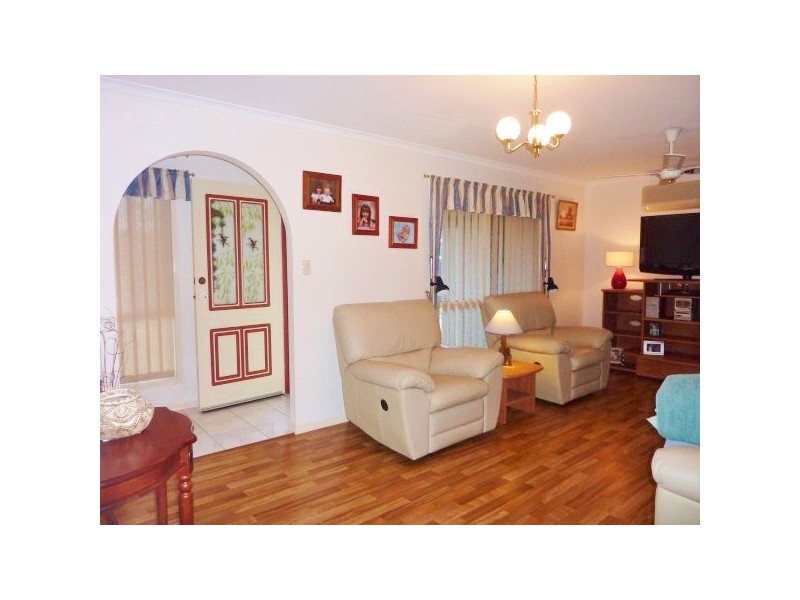 27 Kookaburra Dr, Eli Waters QLD 4655