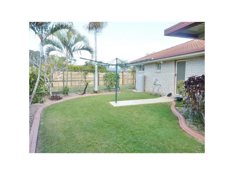 27 Kookaburra Dr, Eli Waters QLD 4655