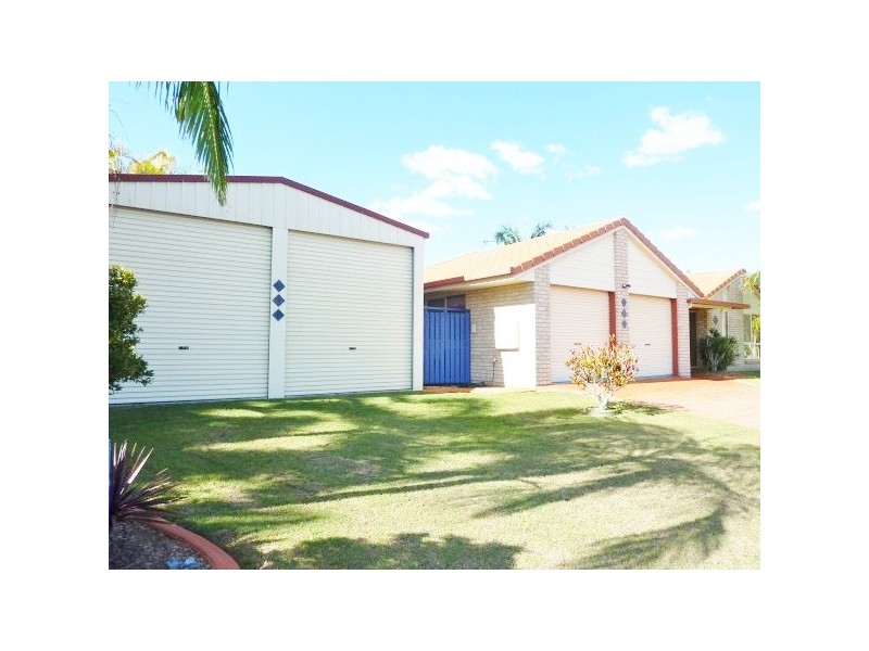 27 Kookaburra Dr, Eli Waters QLD 4655