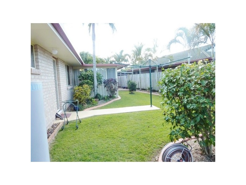 27 Kookaburra Dr, Eli Waters QLD 4655