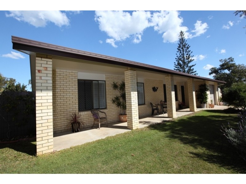 1 Maureen Court, Point Vernon QLD 4655