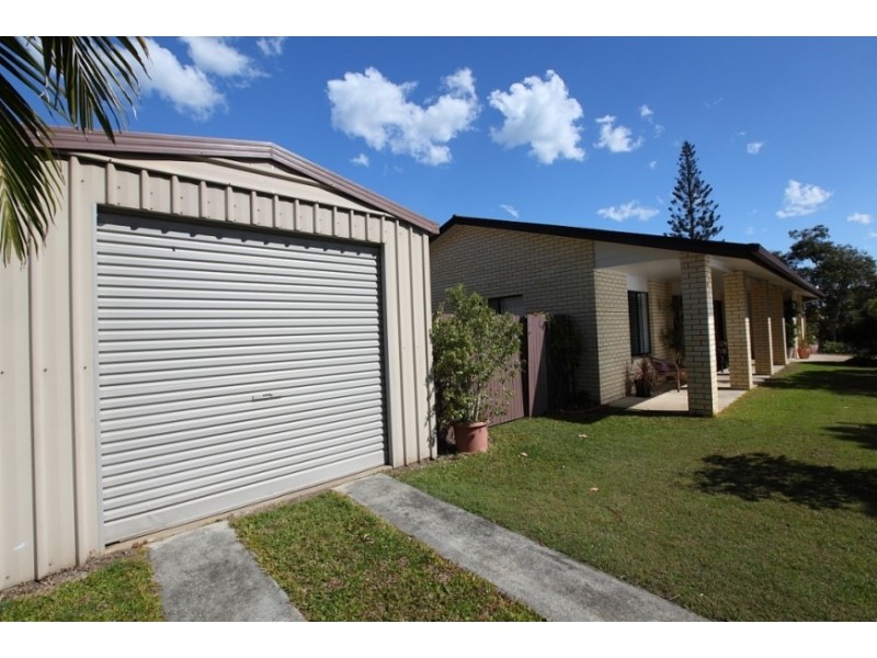 1 Maureen Court, Point Vernon QLD 4655