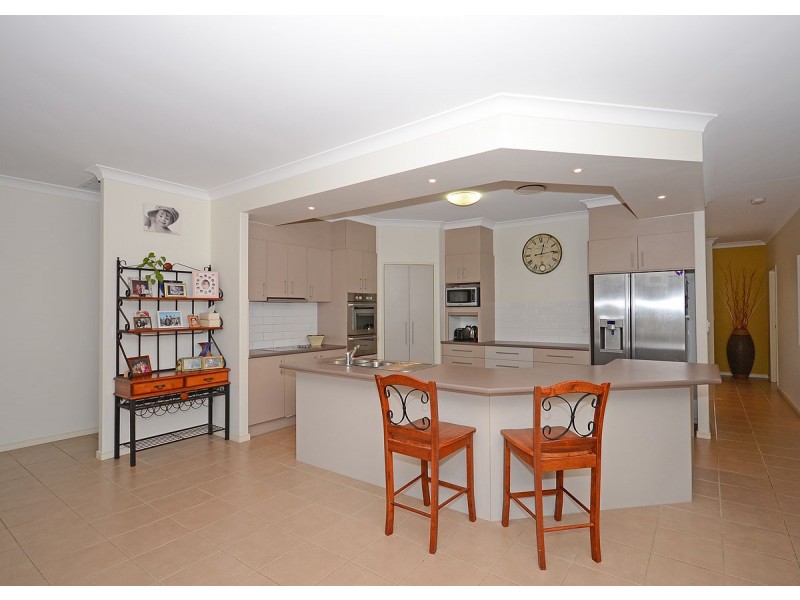 25 Rosedale Drive, Wondunna QLD 4655
