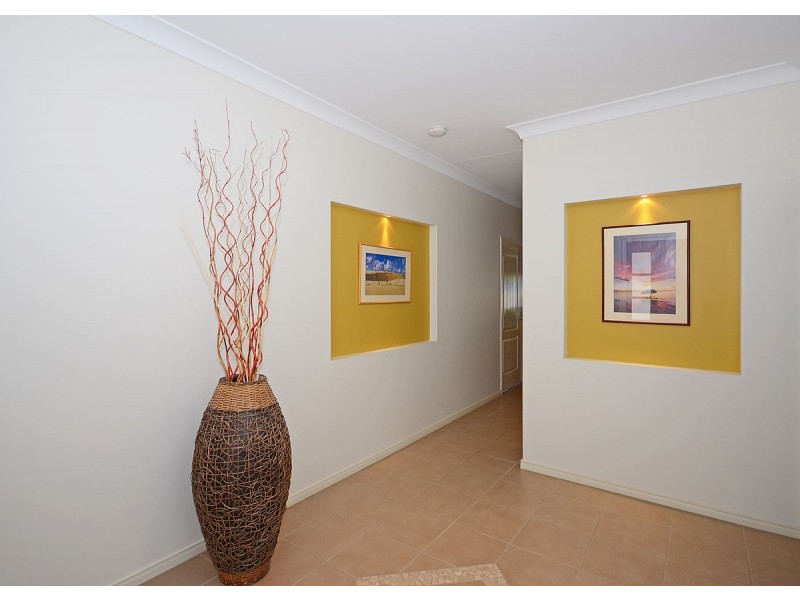 25 Rosedale Drive, Wondunna QLD 4655