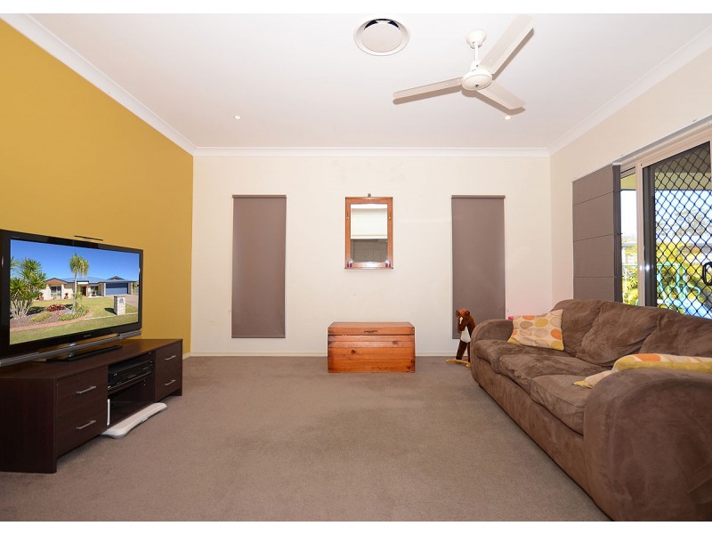 25 Rosedale Drive, Wondunna QLD 4655
