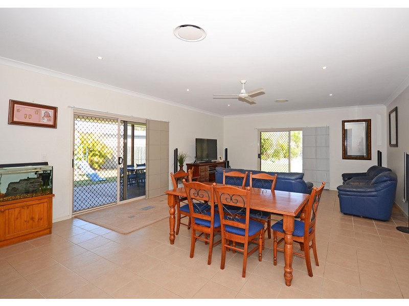 25 Rosedale Drive, Wondunna QLD 4655