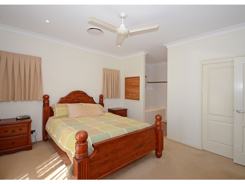 25 Rosedale Drive, Wondunna QLD 4655