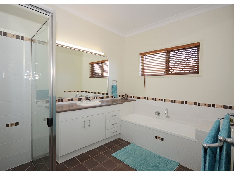 25 Rosedale Drive, Wondunna QLD 4655