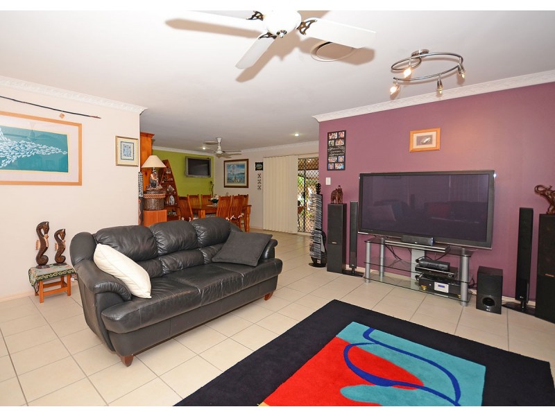 12 Cathy Place, Torquay QLD 4655