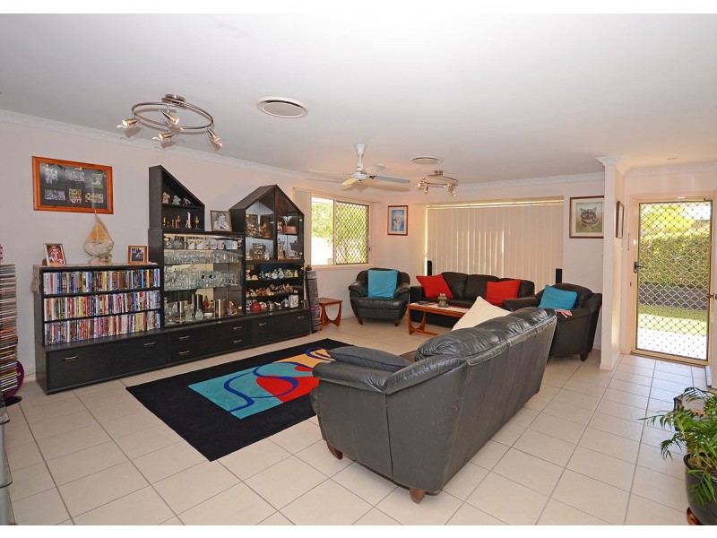 12 Cathy Place, Torquay QLD 4655