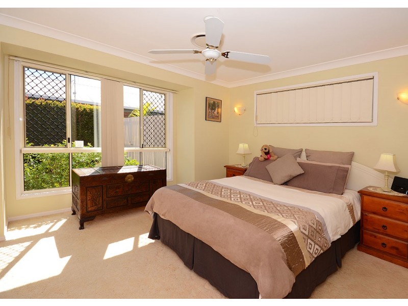 12 Cathy Place, Torquay QLD 4655