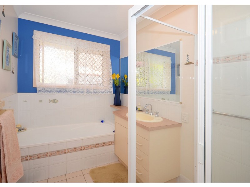 12 Cathy Place, Torquay QLD 4655