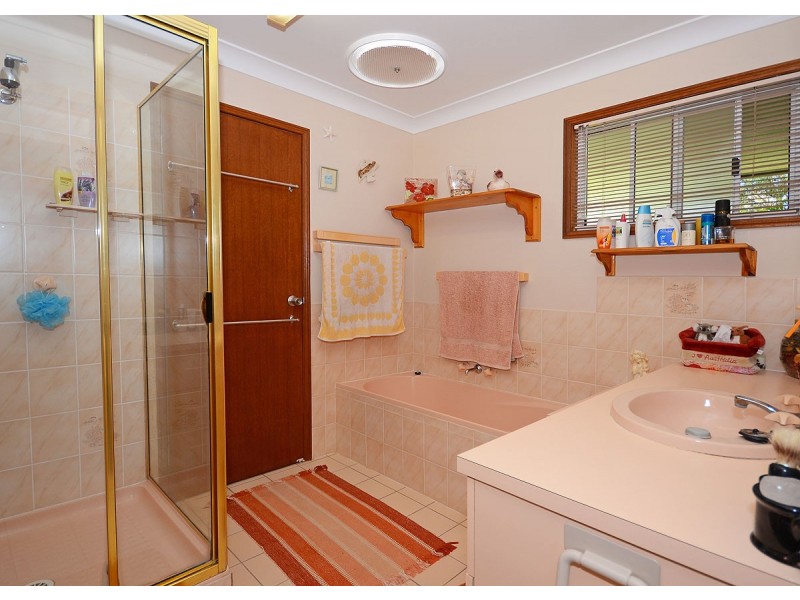 15 Dreamtime Avenue, Burrum Heads QLD 4659