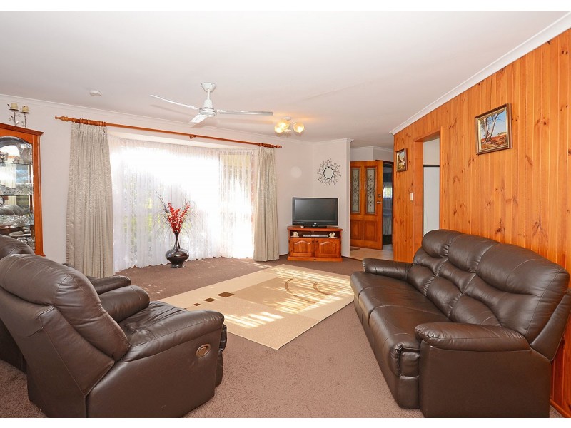 74 Murphy Street, Point Vernon QLD 4655