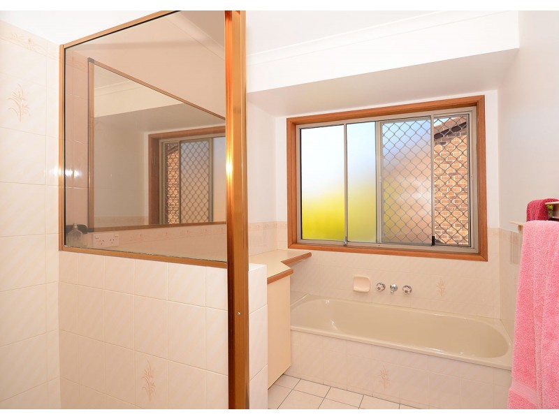 74 Murphy Street, Point Vernon QLD 4655