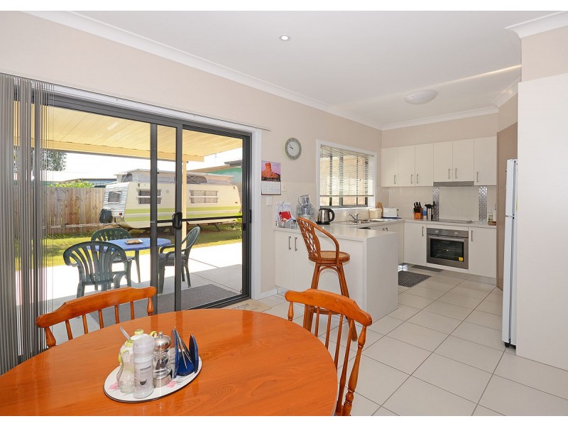 41 William Street, Urangan QLD 4655
