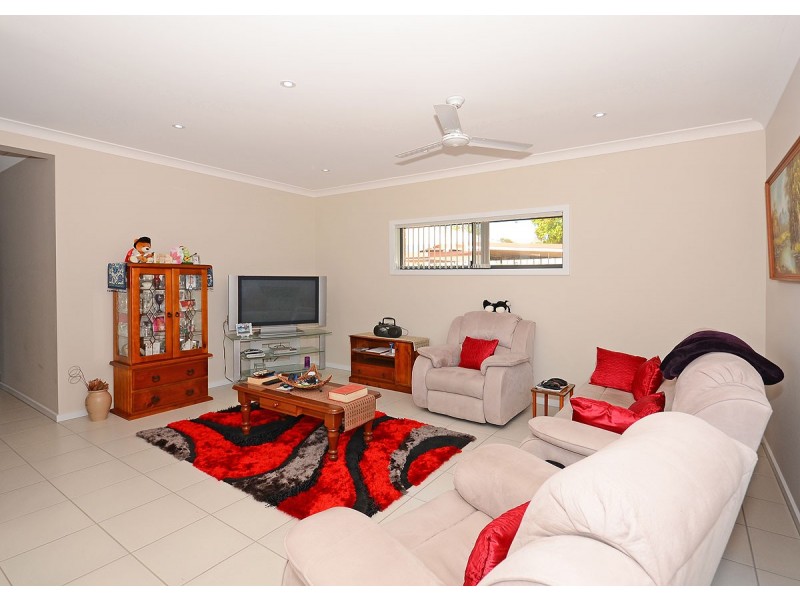 41 William Street, Urangan QLD 4655