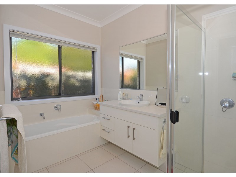 41 William Street, Urangan QLD 4655
